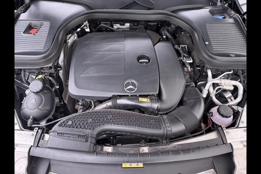 Mercedes-Benz GLC Coupé 300 4MATIC AMG line | Schuifdak Distronic Trekhaak