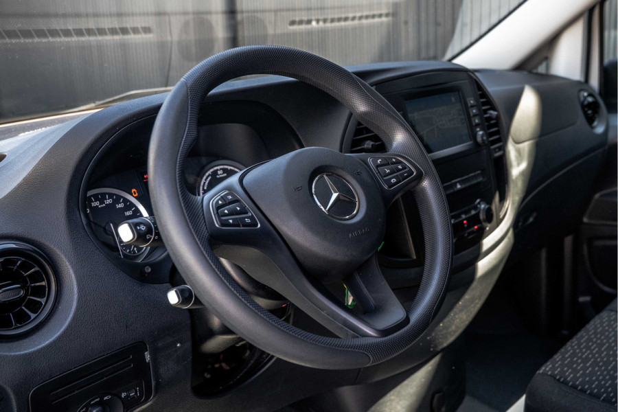 Mercedes-Benz EVITO TOURER | 90KWH | WLPT 367KM | Volledig Elektrisch | SOH 97.5% | Camera | Navi | Stoelverw. | Airco | 3-Zits