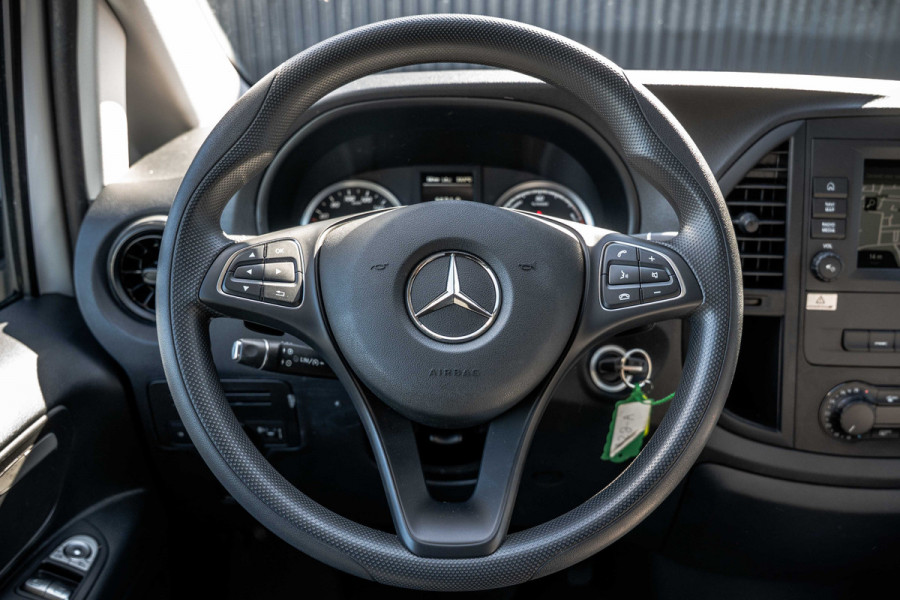 Mercedes-Benz EVITO TOURER | 90KWH | WLPT 367KM | Volledig Elektrisch | SOH 97.5% | Camera | Navi | Stoelverw. | Airco | 3-Zits