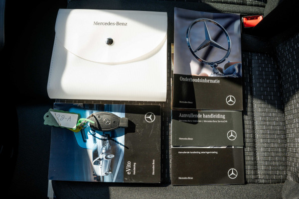 Mercedes-Benz EVITO TOURER | 90KWH | WLPT 367KM | Volledig Elektrisch | SOH 97.5% | Camera | Navi | Stoelverw. | Airco | 3-Zits