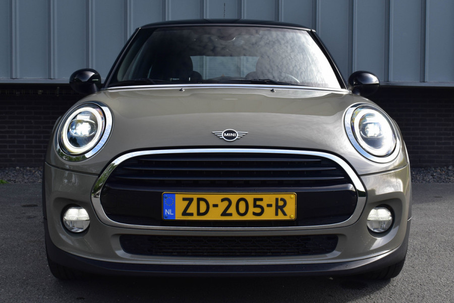 MINI 3-deurs 1.5 Cooper Chili | Xenon | Carplay | Navi | Sportstoelen | PDC | Lichtmetalen velgen