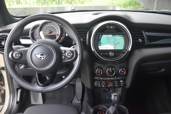 MINI 3-deurs 1.5 Cooper Chili | Xenon | Carplay | Navi | Sportstoelen | PDC | Lichtmetalen velgen