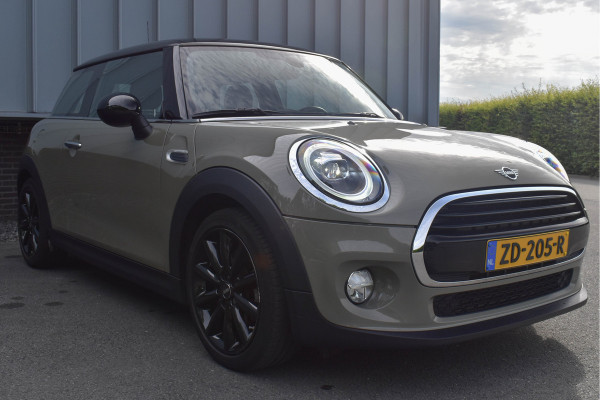 MINI 3-deurs 1.5 Cooper Chili | Xenon | Carplay | Navi | Sportstoelen | PDC | Lichtmetalen velgen