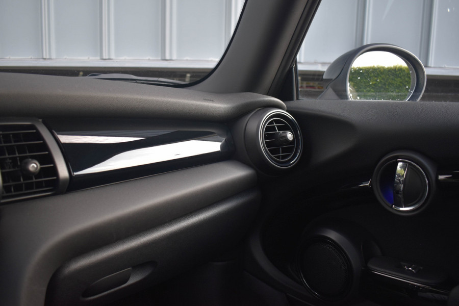 MINI 3-deurs 1.5 Cooper Chili | Xenon | Carplay | Navi | Sportstoelen | PDC | Lichtmetalen velgen