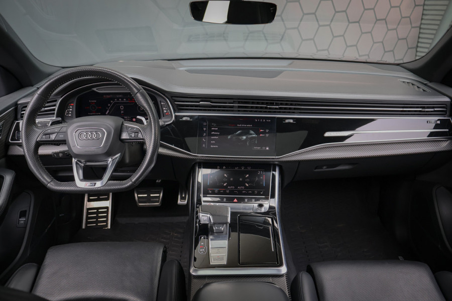 Audi RSQ8 4.0 TFSI RS Q8 quattro | CARBON IN & EXTERIEUR | ADAPTIVE CRUISE | TREKHAAK | MASSAGE | STOELVEWARMING & VERKOELING | CAMERA | H
