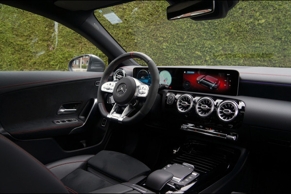 Mercedes-Benz CLA-Klasse Shooting Brake CLA 45 AMG 4M+ | Distronic Pano Trekhaak