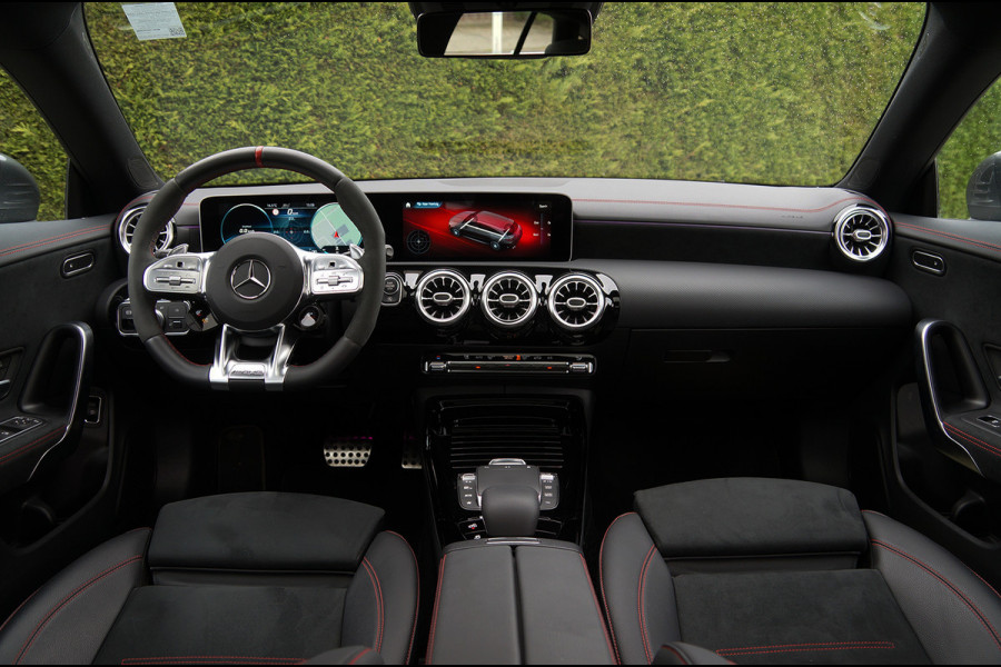 Mercedes-Benz CLA-Klasse Shooting Brake CLA 45 AMG 4M+ | Distronic Pano Trekhaak