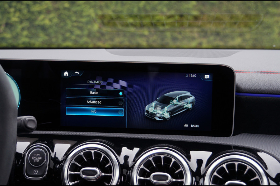 Mercedes-Benz CLA-Klasse Shooting Brake CLA 45 AMG 4M+ | Distronic Pano Trekhaak