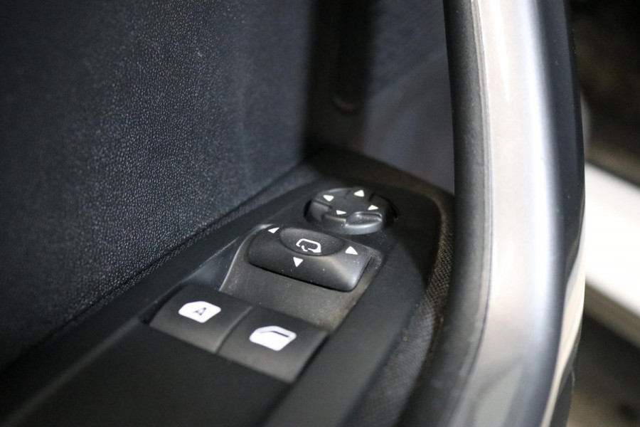 Peugeot 2008 1.2 PureTech Blue Lion | CARPLAY | INCL NWE DISTR | RIJKLAAR | NAP | NL AUTO |