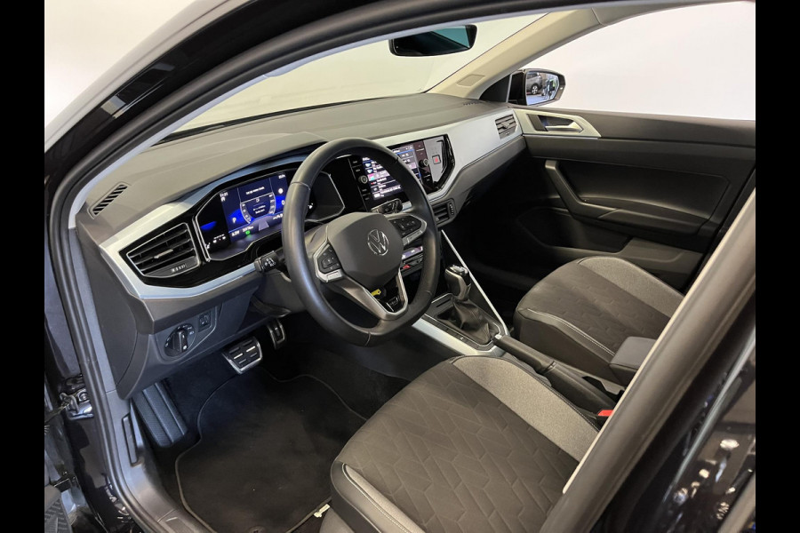 Volkswagen Polo 1.0 TSI Automaat Goal Navigatie Apple Carplay/Android Auto Parkeersensoren Adaptive Cruise Control Stoelverwarming Matrix LED koplampen Climate Control Lichtmetalen velgen