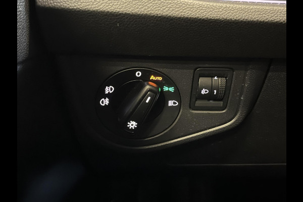 Volkswagen Polo 1.0 TSI Automaat Goal Navigatie Apple Carplay/Android Auto Parkeersensoren Adaptive Cruise Control Stoelverwarming Matrix LED koplampen Climate Control Lichtmetalen velgen