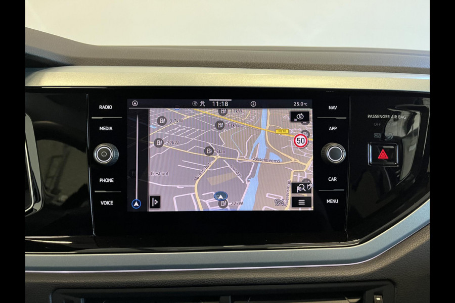 Volkswagen Polo 1.0 TSI Automaat Goal Navigatie Apple Carplay/Android Auto Parkeersensoren Adaptive Cruise Control Stoelverwarming Matrix LED koplampen Climate Control Lichtmetalen velgen