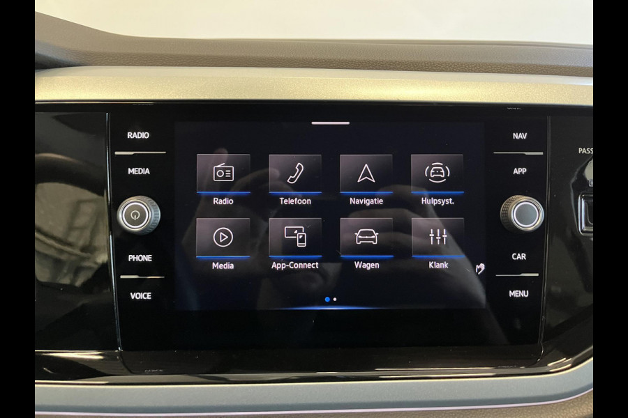 Volkswagen Polo 1.0 TSI Automaat Goal Navigatie Apple Carplay/Android Auto Parkeersensoren Adaptive Cruise Control Stoelverwarming Matrix LED koplampen Climate Control Lichtmetalen velgen
