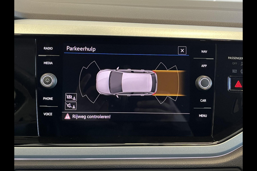 Volkswagen Polo 1.0 TSI Automaat Goal Navigatie Apple Carplay/Android Auto Parkeersensoren Adaptive Cruise Control Stoelverwarming Matrix LED koplampen Climate Control Lichtmetalen velgen