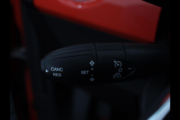Fiat 500C 1.0 Hybrid Cabrio Navigatie Climate Control Cruise control Lichtmetalen velgen Apple Carplay/ Android Auto Navigatie Parkeersensor achter