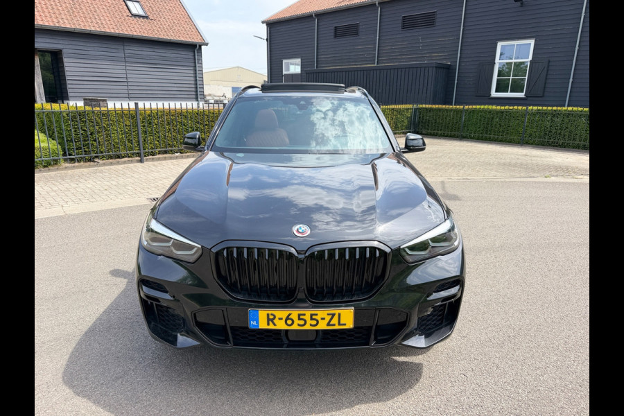BMW X5 X-Drive 45e M-Sport -50 Jaar Edition Panoramadak Luchtvering 22"Lm Org-Ned Dealer Auto