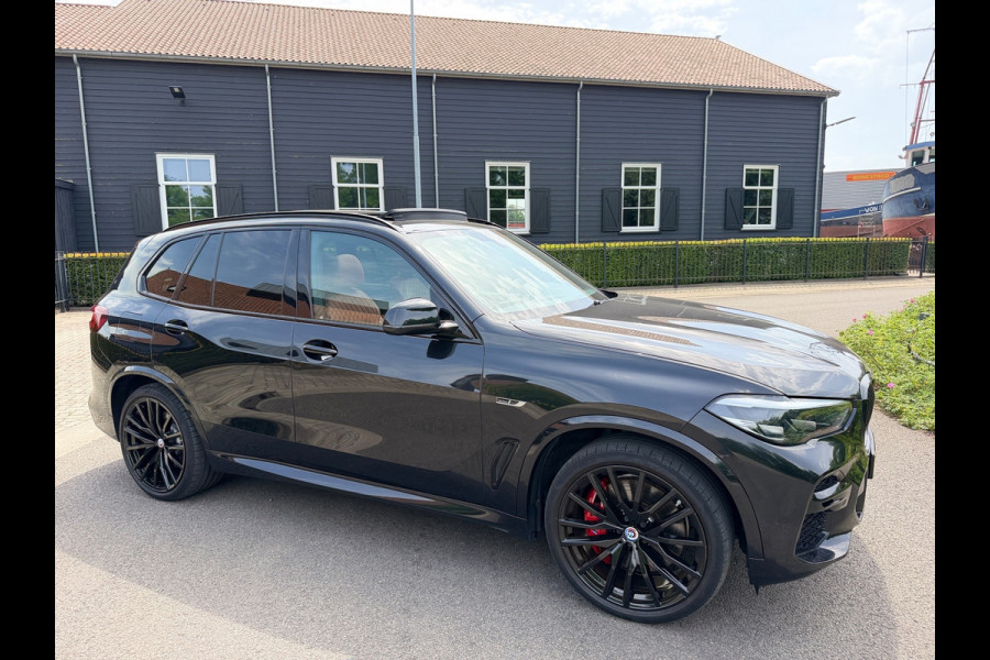 BMW X5 X-Drive 45e M-Sport -50 Jaar Edition Panoramadak Luchtvering 22"Lm Org-Ned Dealer Auto