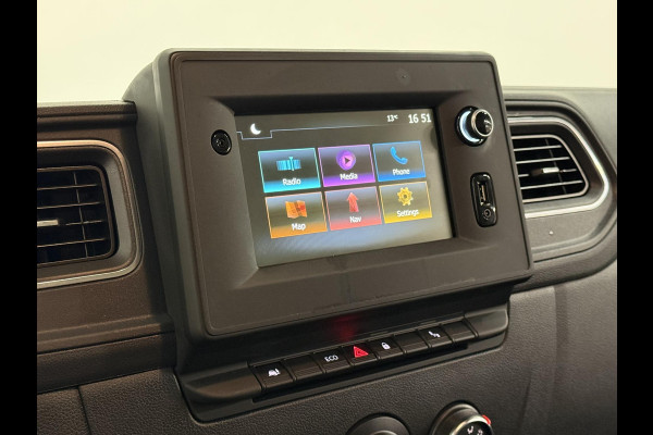 Renault Master T33 2.3 dCi 135 L2H2 Airco Cruise control Parkeersensoren Navigatie Trekhaak