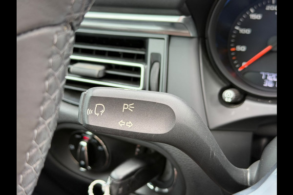 Porsche Macan 2.0 | Panoramadak | Sportchrono | Memory Seats | Elektrische Stoelen 18 Weg Verstelbaar | Apple Carplay | PDLS LED | Luchtvering | Camera | Leer | Navigatie | Dodehoekdetectie | Cruise Control |