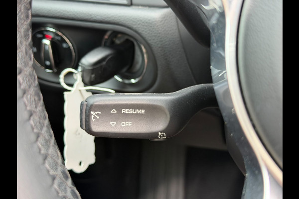 Porsche Macan 2.0 | Panoramadak | Sportchrono | Memory Seats | Elektrische Stoelen 18 Weg Verstelbaar | Apple Carplay | PDLS LED | Luchtvering | Camera | Leer | Navigatie | Dodehoekdetectie | Cruise Control |