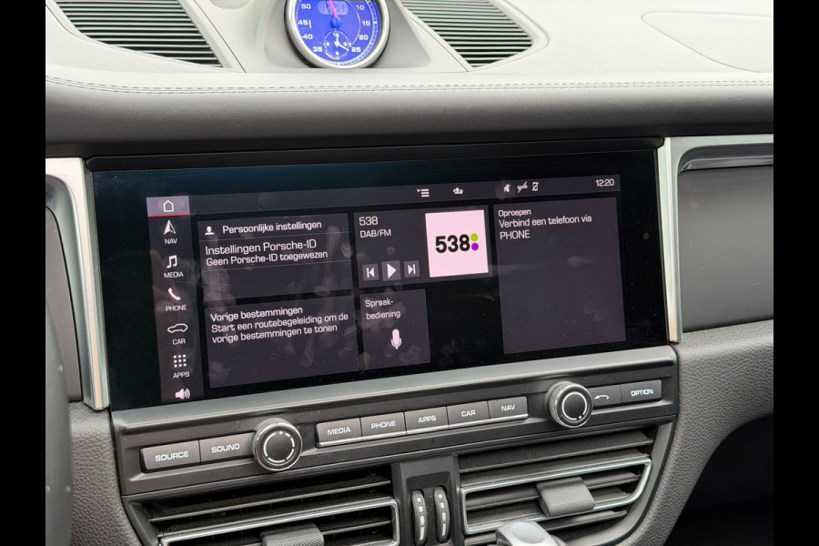 Porsche Macan 2.0 | Panoramadak | Sportchrono | Memory Seats | Elektrische Stoelen 18 Weg Verstelbaar | Apple Carplay | PDLS LED | Luchtvering | Camera | Leer | Navigatie | Dodehoekdetectie | Cruise Control |