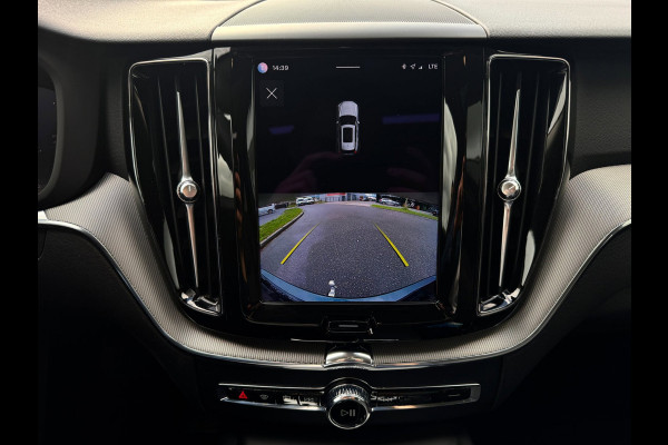 Volvo XC60 2.0 T6 Plug-in hybrid AWD Plus Bright | Pano | Trekhaak | Long Range | Elektrische stoelen | Denimblauw | Pilot Assist