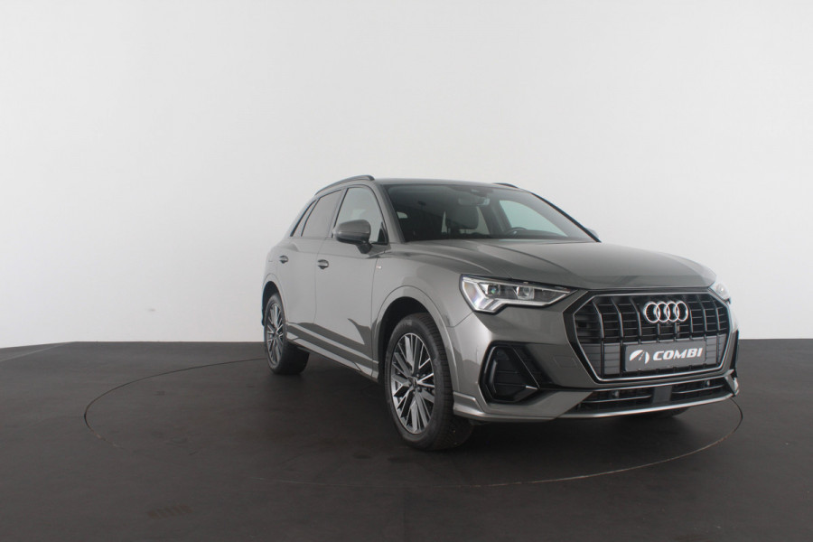Audi Q3 45 TFSI e S edition Panodak | 245pk | Plug-in Hybride