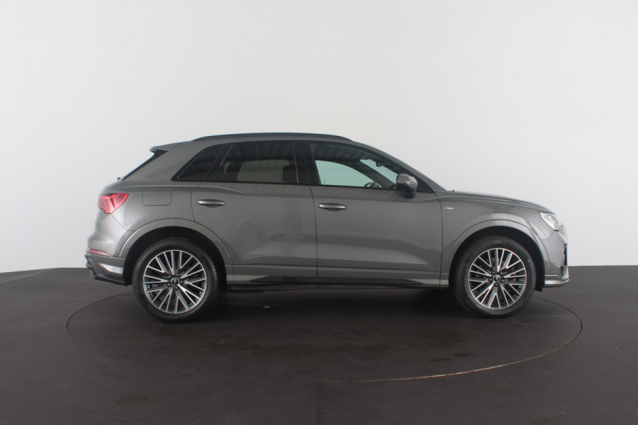 Audi Q3 45 TFSI e S edition Panodak | 245pk | Plug-in Hybride