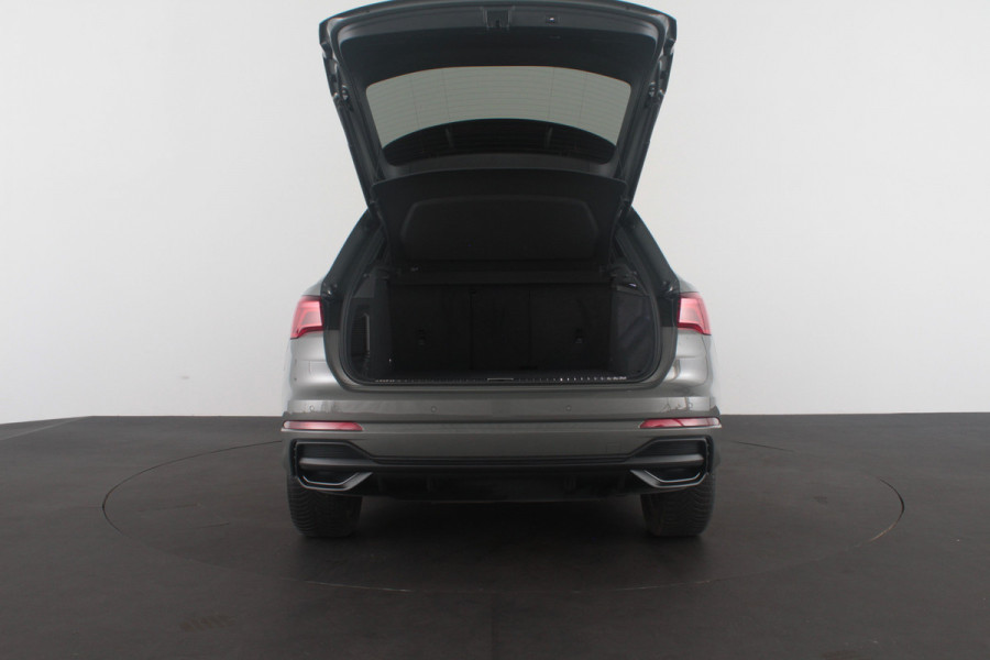 Audi Q3 45 TFSI e S edition Panodak | 245pk | Plug-in Hybride