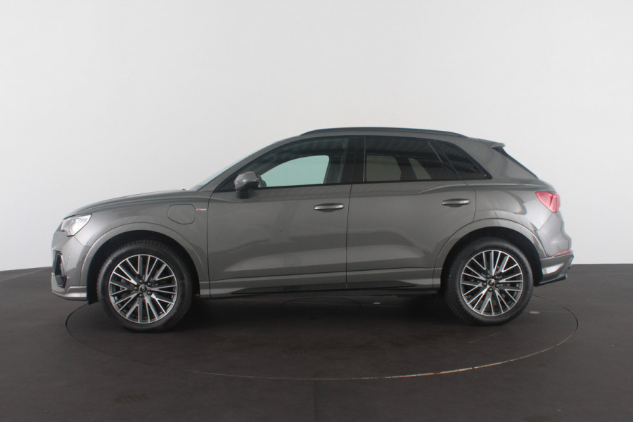 Audi Q3 45 TFSI e S edition Panodak | 245pk | Plug-in Hybride