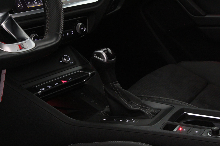 Audi Q3 45 TFSI e S edition Panodak | 245pk | Plug-in Hybride