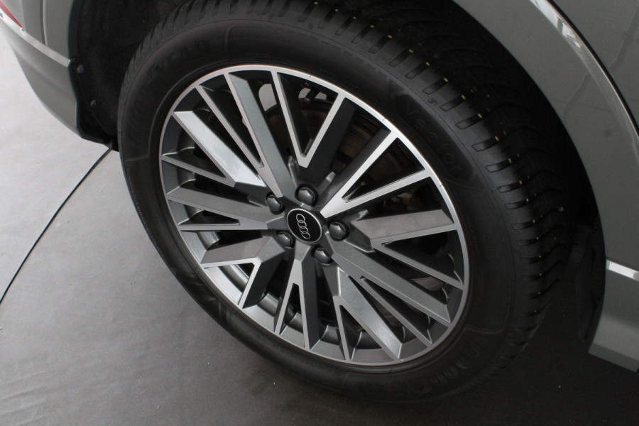 Audi Q3 45 TFSI e S edition Panodak | 245pk | Plug-in Hybride