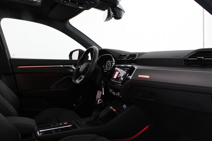 Audi Q3 45 TFSI e S edition Panodak | 245pk | Plug-in Hybride