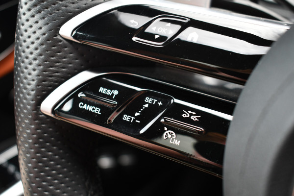 Mercedes-Benz C-Klasse Estate 300 e AMG Line Pano Distr HUD 360 Stoel-vent Night