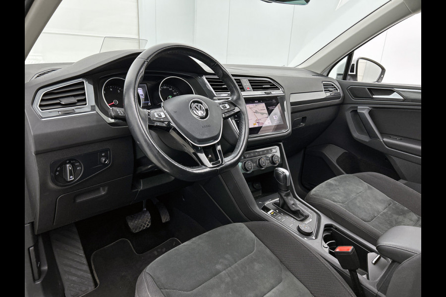 Volkswagen Tiguan 2.0 TSI 4Motion Highline Business R | PANORAMA | HEAD UP | ADAPTIVE | ELEKTR. A-KLEP | STOELVERW. | NAVI |