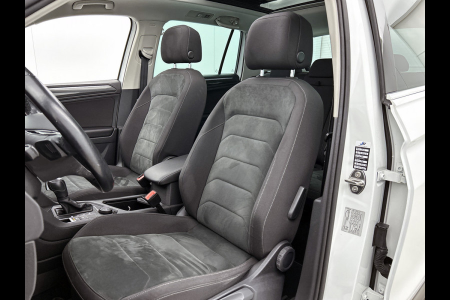 Volkswagen Tiguan 2.0 TSI 4Motion Highline Business R | PANORAMA | HEAD UP | ADAPTIVE | ELEKTR. A-KLEP | STOELVERW. | NAVI |