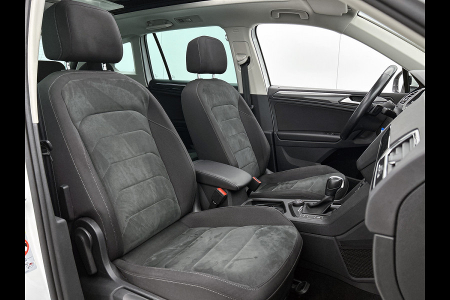Volkswagen Tiguan 2.0 TSI 4Motion Highline Business R | PANORAMA | HEAD UP | ADAPTIVE | ELEKTR. A-KLEP | STOELVERW. | NAVI |
