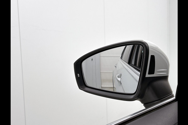 Volkswagen Tiguan 2.0 TSI 4Motion Highline Business R | PANORAMA | HEAD UP | ADAPTIVE | ELEKTR. A-KLEP | STOELVERW. | NAVI |