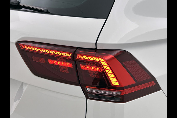 Volkswagen Tiguan 2.0 TSI 4Motion Highline Business R | PANORAMA | HEAD UP | ADAPTIVE | ELEKTR. A-KLEP | STOELVERW. | NAVI |