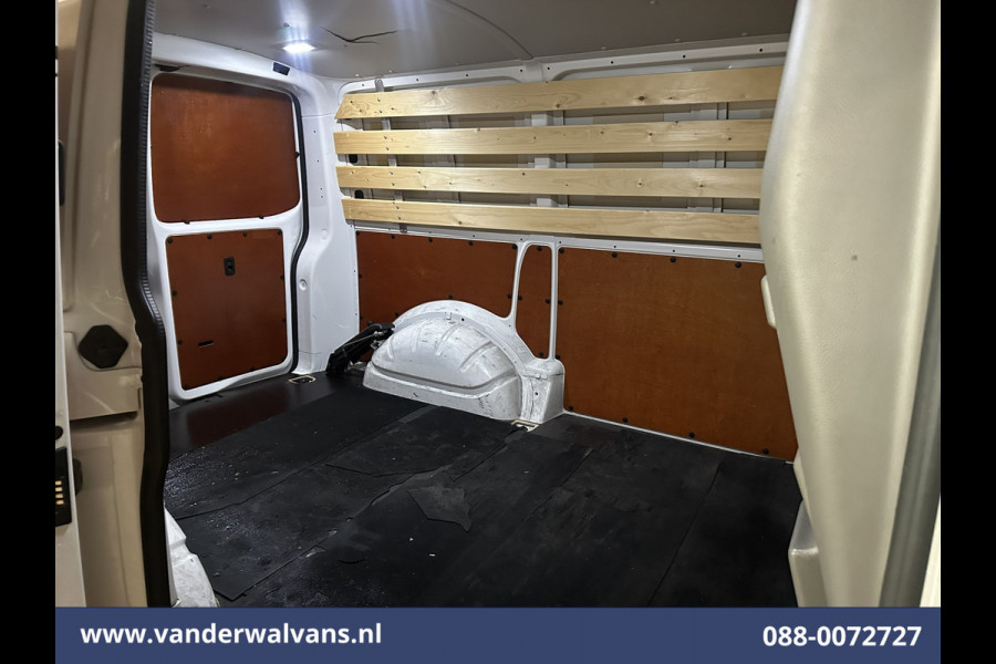 Volkswagen Transporter 2.0 TDI 111pk L1H1 Euro6 Airco | Navigatie | LM Velgen | Cruisecontrol | Apple Carplay Parkeersensoren
