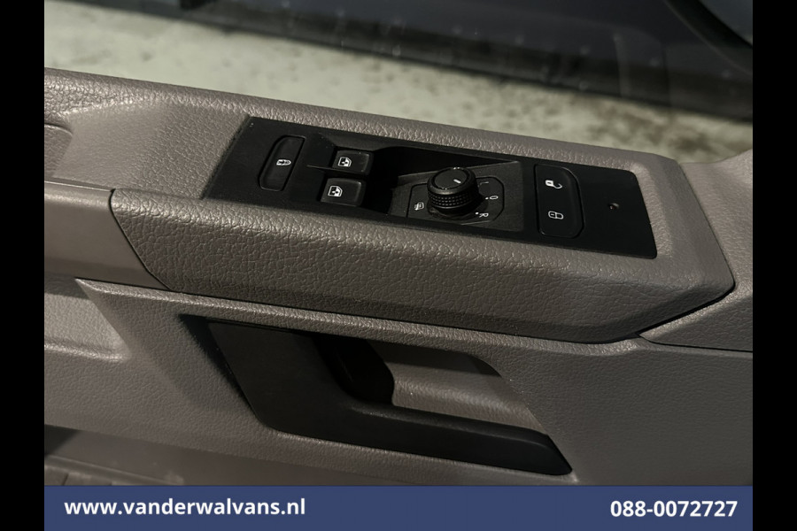 Volkswagen Transporter 2.0 TDI 111pk L1H1 Euro6 Airco | Navigatie | LM Velgen | Cruisecontrol | Apple Carplay Parkeersensoren
