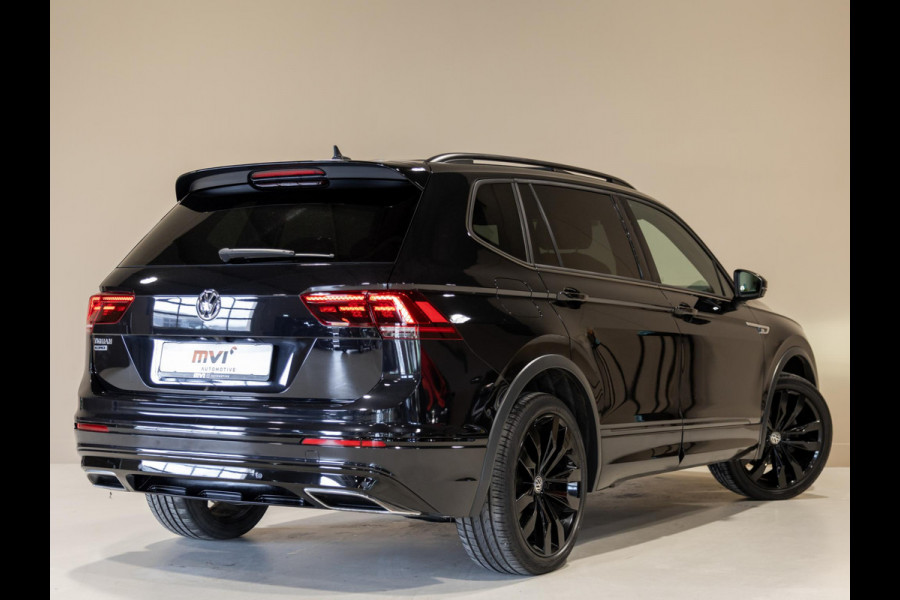 Volkswagen Tiguan Allspace 1.5 TSI 2x R-Line Blackstyle / 150pk / Panorama dak / Rondomzicht camera / Stoelverwarming / Leder /