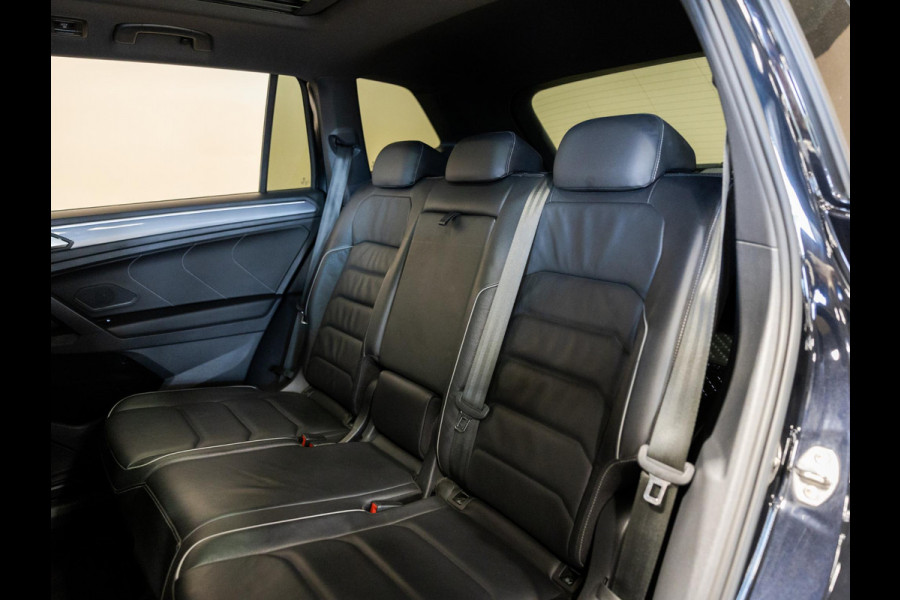 Volkswagen Tiguan Allspace 1.5 TSI 2x R-Line Blackstyle / 150pk / Panorama dak / Rondomzicht camera / Stoelverwarming / Leder /