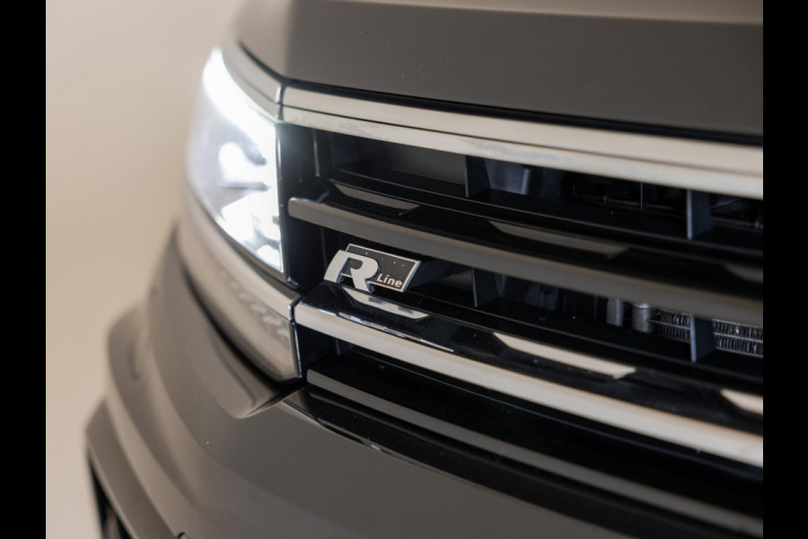 Volkswagen Tiguan Allspace 1.5 TSI 2x R-Line Blackstyle / 150pk / Panorama dak / Rondomzicht camera / Stoelverwarming / Leder /