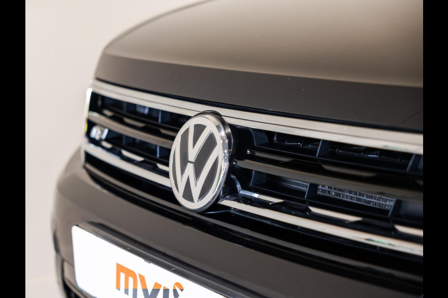 Volkswagen Tiguan Allspace 1.5 TSI 2x R-Line Blackstyle / 150pk / Panorama dak / Rondomzicht camera / Stoelverwarming / Leder /