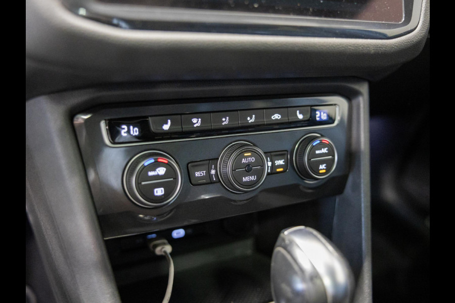 Volkswagen Tiguan Allspace 1.5 TSI 2x R-Line Blackstyle / 150pk / Panorama dak / Rondomzicht camera / Stoelverwarming / Leder /
