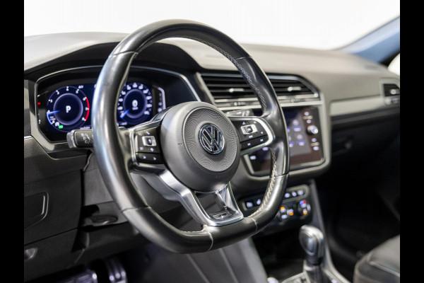 Volkswagen Tiguan Allspace 1.5 TSI 2x R-Line Blackstyle / 150pk / Panorama dak / Rondomzicht camera / Stoelverwarming / Leder /