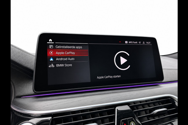 BMW 5 Serie 545e xDrive M-Sport | Trekhaak | 19 inch | Camera | ACC | Carplay | Dealer onderhouden | Stuurwiel verwarmd