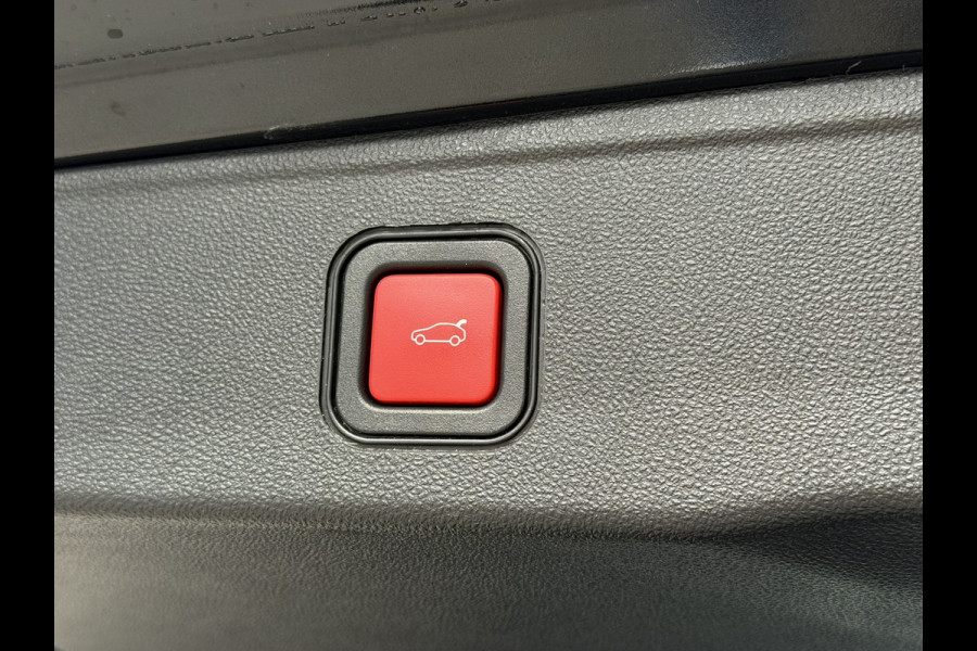 Jeep Avenger 1.2 Altitude | Winterpakket | Camera | Apple/Android CarPlay | JBL audio | Electrische kofferklep | Meer foto's volgen!