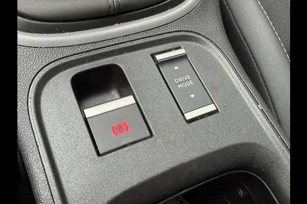 Jeep Avenger 1.2 Altitude | Winterpakket | Camera | Apple/Android CarPlay | JBL audio | Electrische kofferklep | Meer foto's volgen!